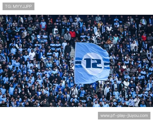 大连人队本赛季实力回升，备受球迷期待